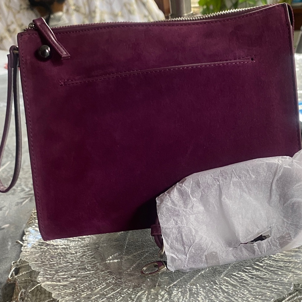 WHITE HOUSE Black Market PURLE CROSSBODY/wristlet!